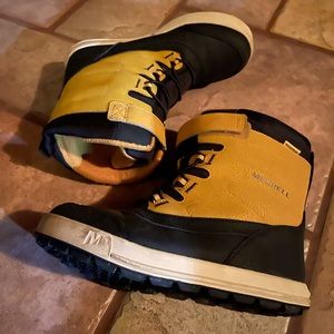 Merrell Big Kid's Snow Bank 2.0 Boot in Berry Size 3